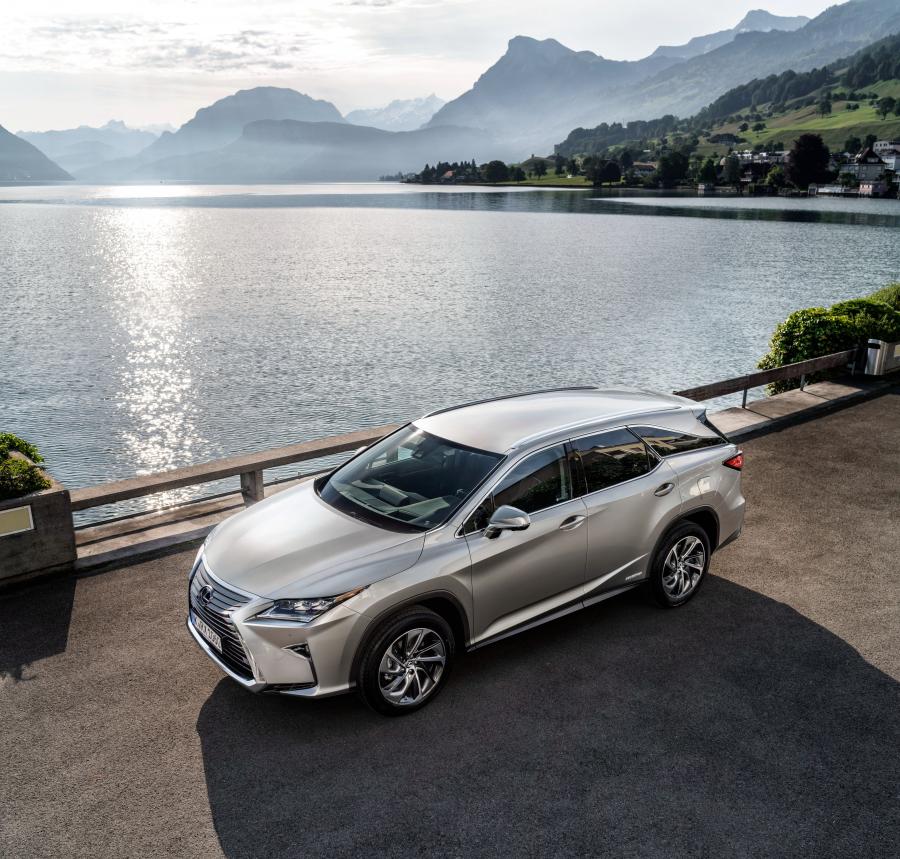  Lexus RX450hL 2018 года  (WW) (фото 15 из 45)